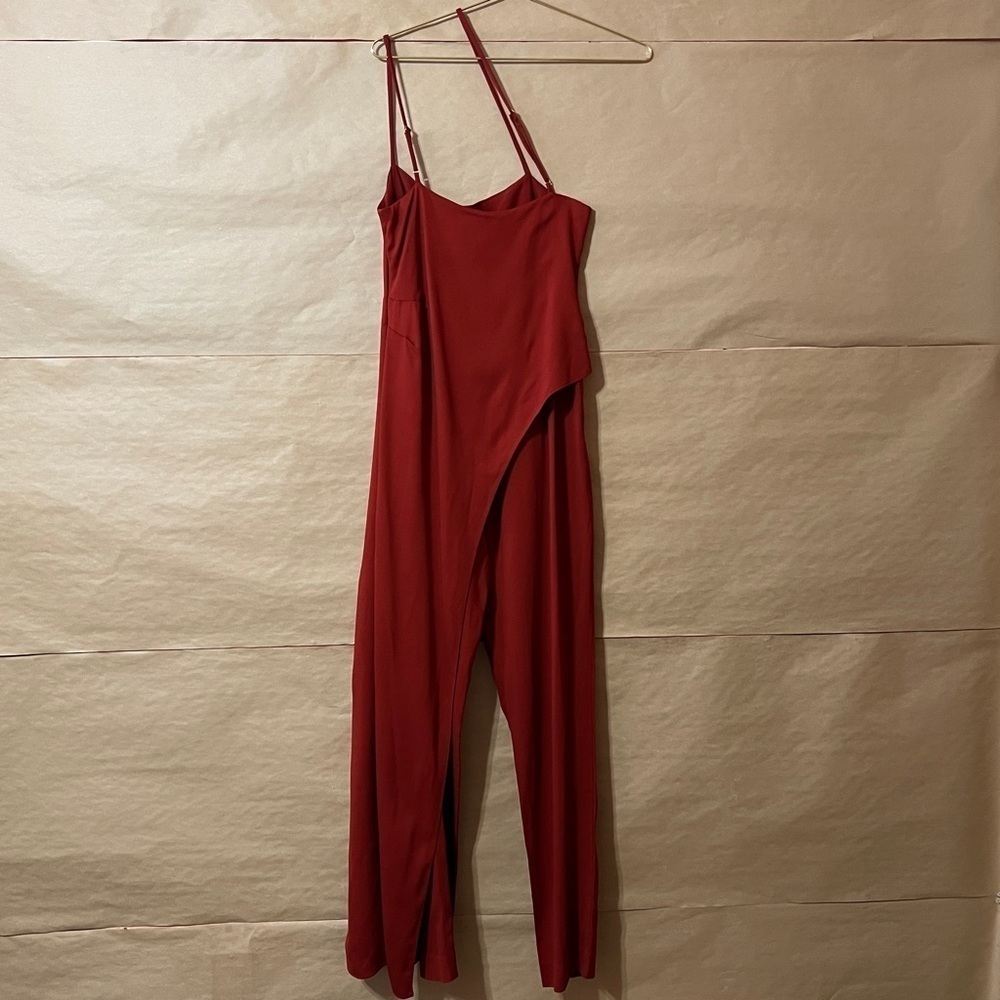Michelle Mason | NWT Asymmetrical Strap Jumpsuit Drape Overlay Size 4 - Picture 11 of 14